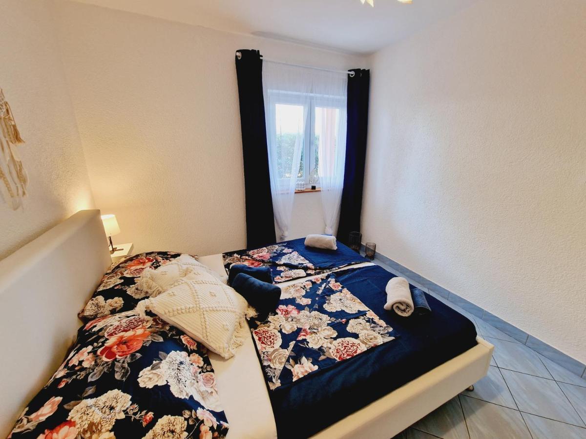 Apartment Melani Vir Exteriör bild