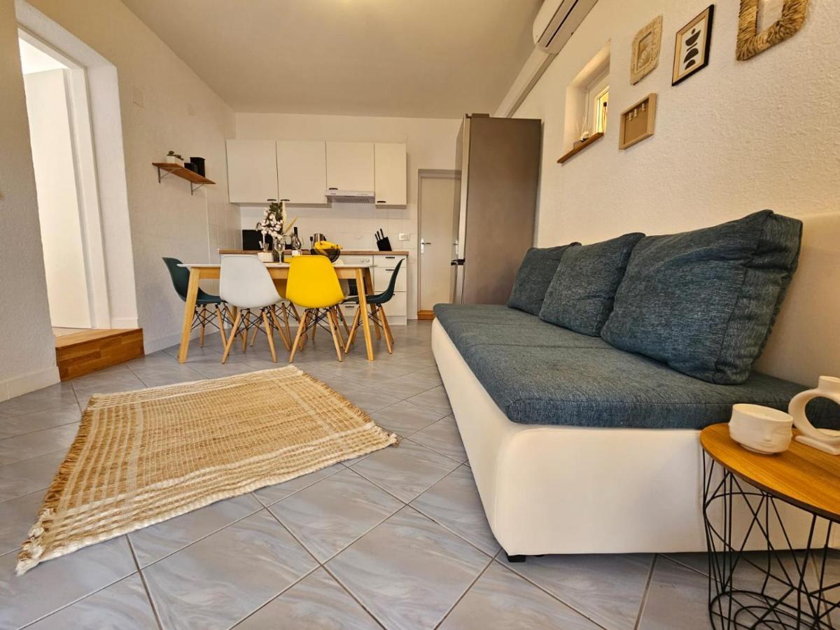 Apartment Melani Vir Exteriör bild