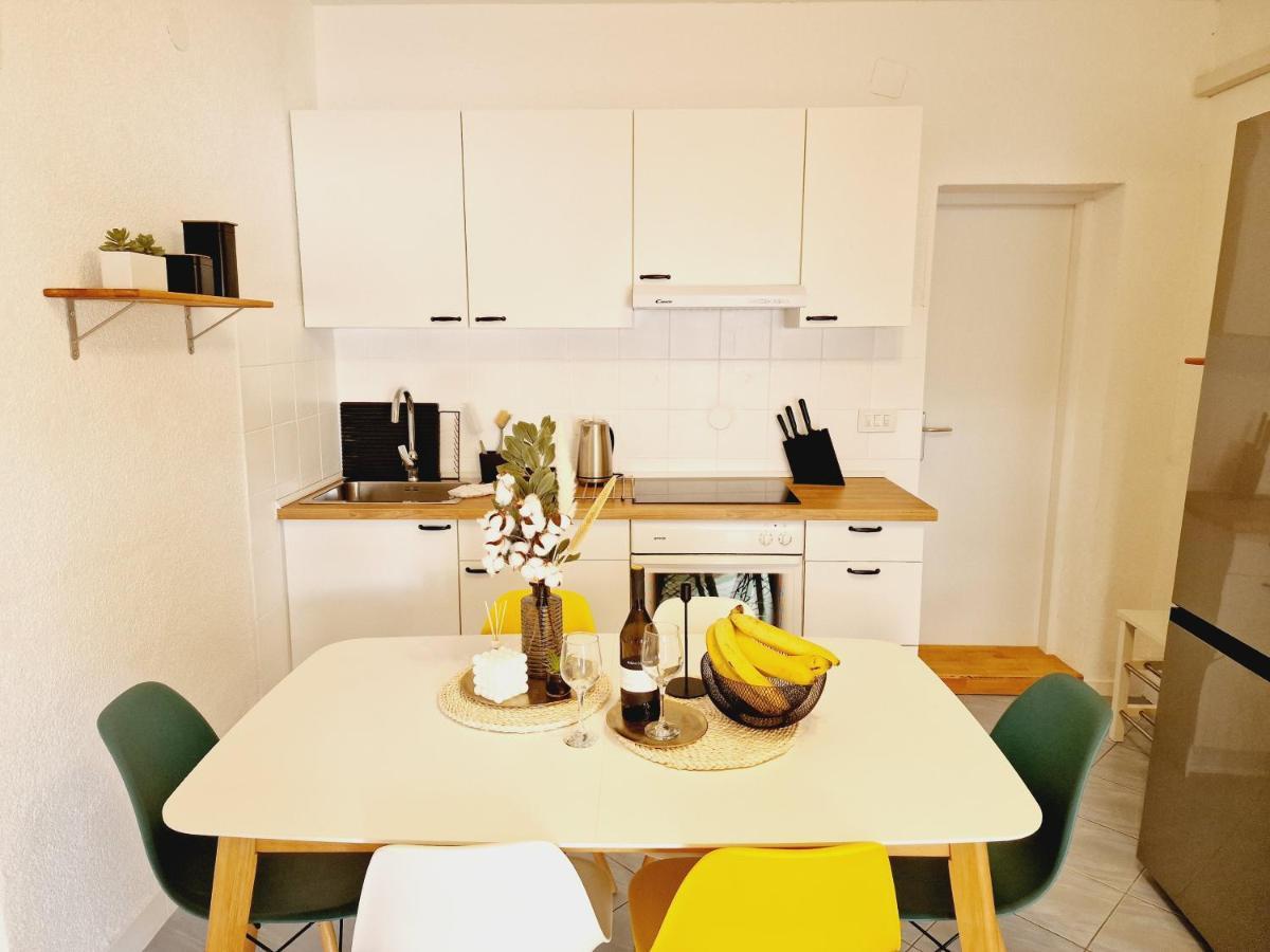 Apartment Melani Vir Exteriör bild