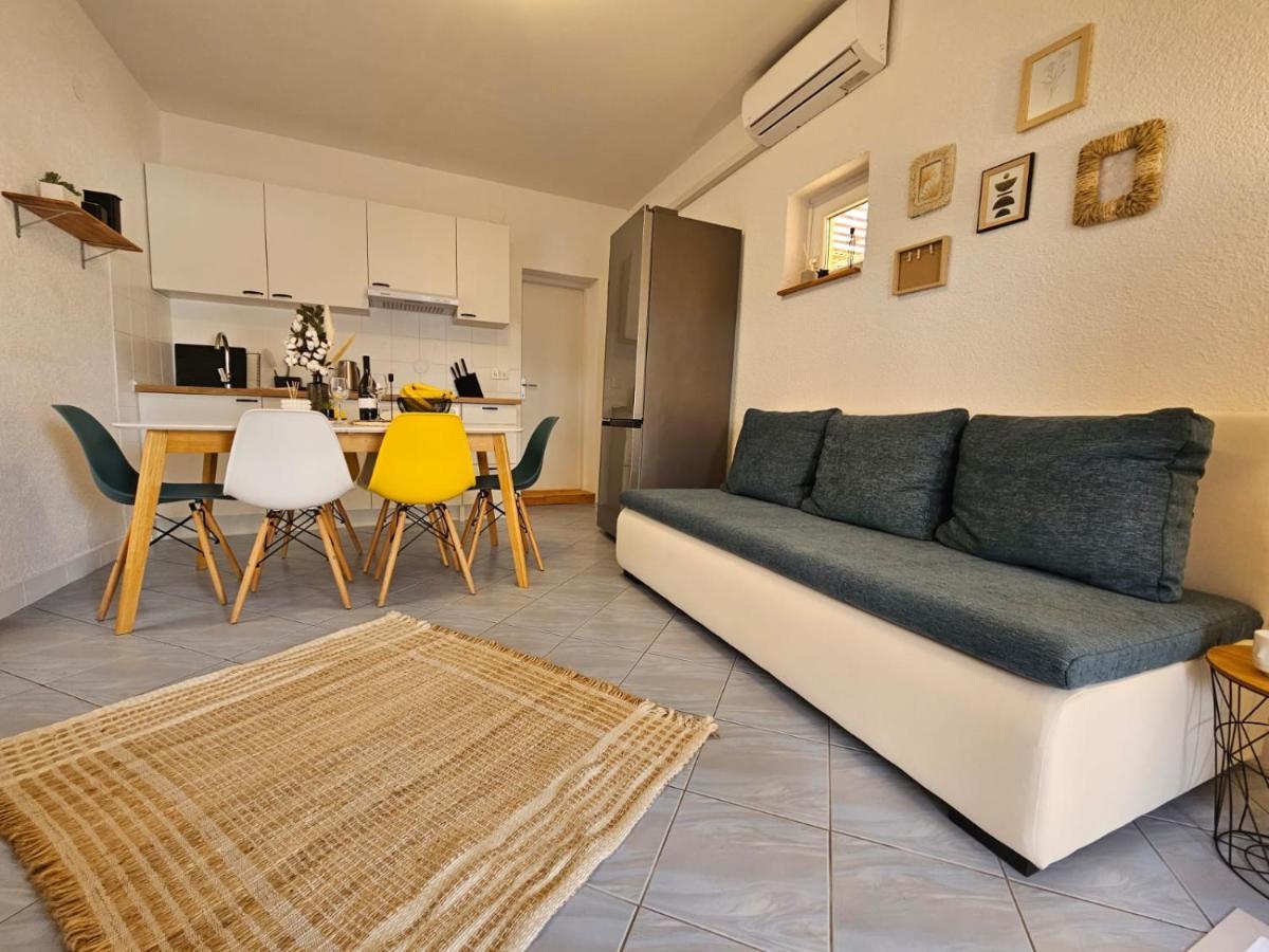 Apartment Melani Vir Exteriör bild