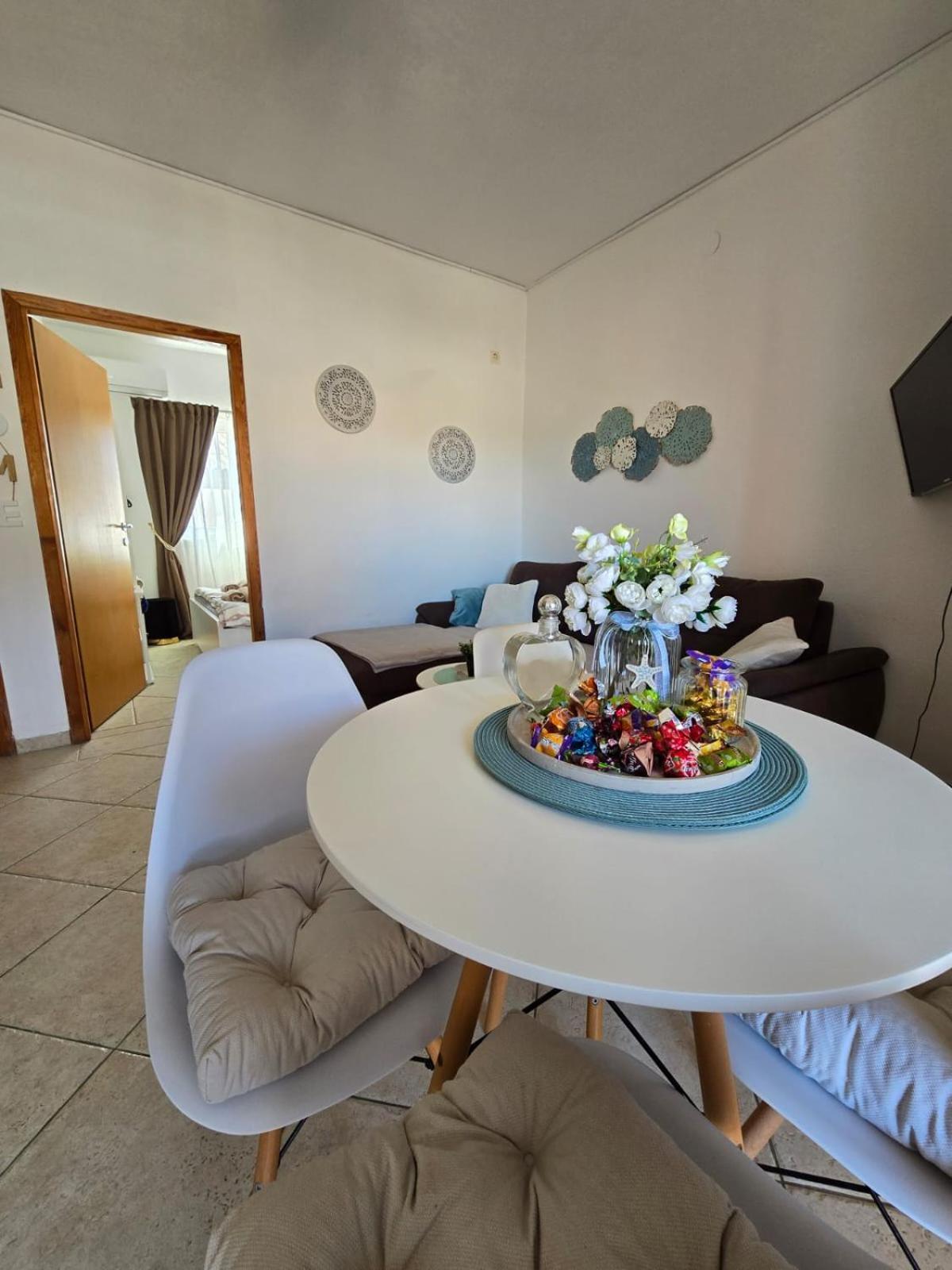 Apartment Melani Vir Exteriör bild
